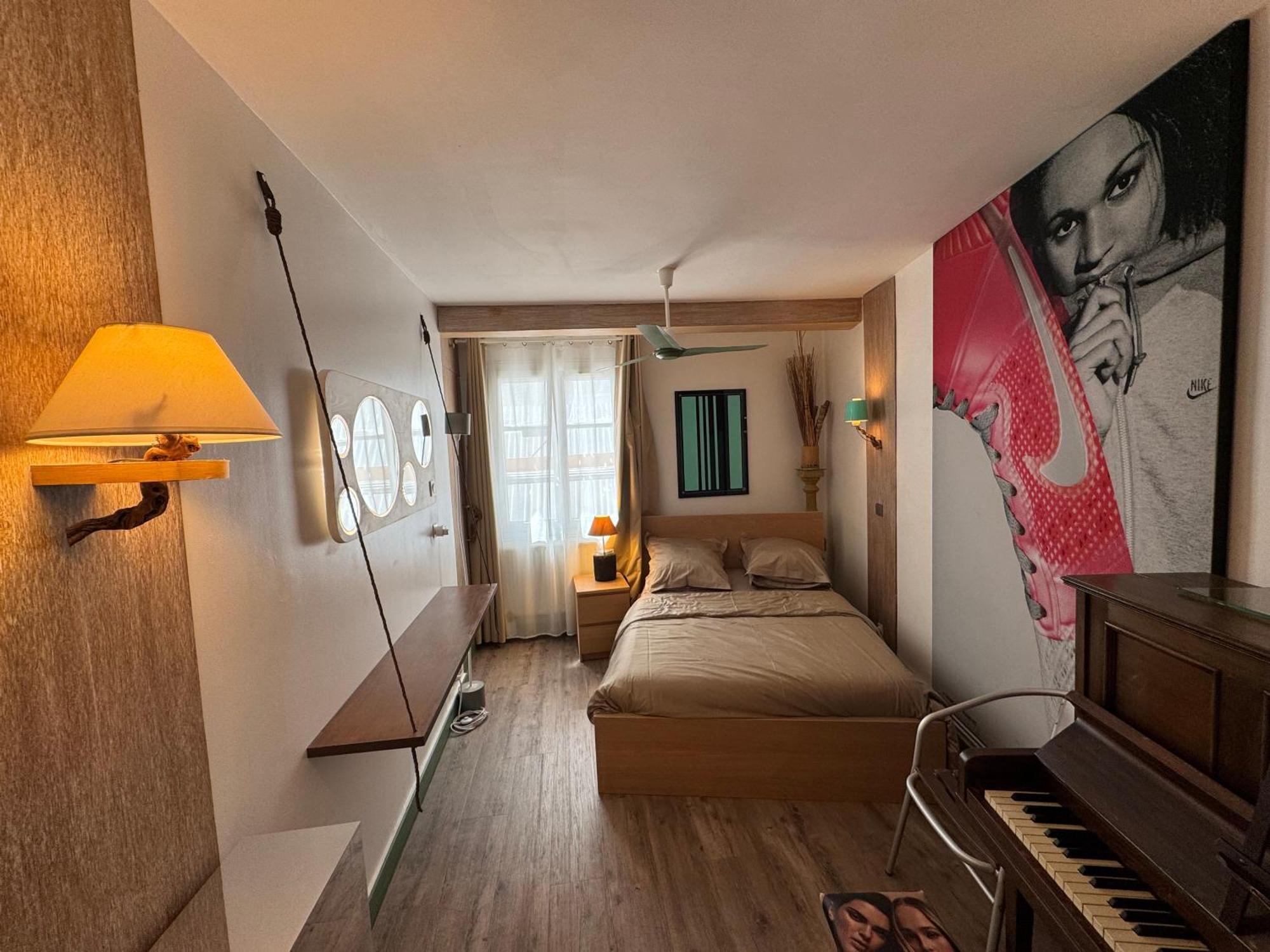 Appartamento Red Flat Parigi Esterno foto